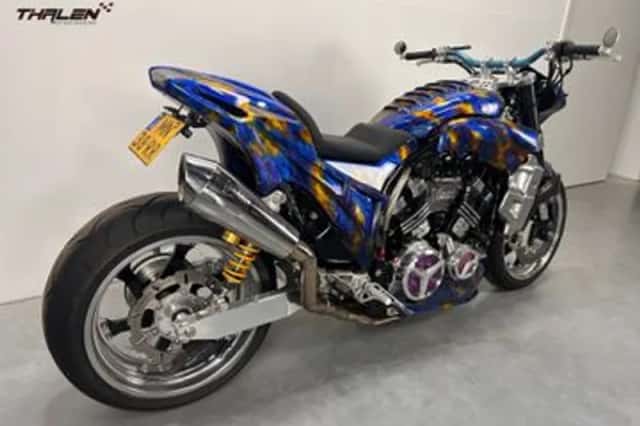 Yamaha VMX 1200 V-MAX (1989) thumbnail 4