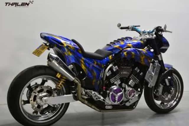 Yamaha VMX 1200 V-MAX (1989) thumbnail 6