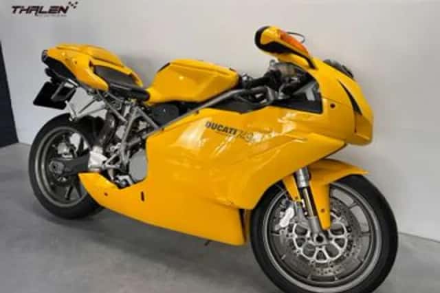 Ducati 749S (2003) thumbnail 4