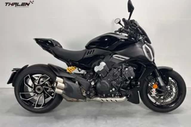 Ducati Diavel V4 (2023) thumbnail 1