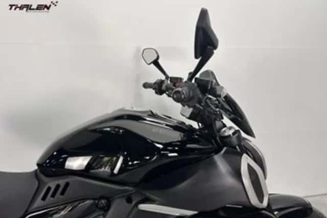 Ducati Diavel V4 (2023) thumbnail 5