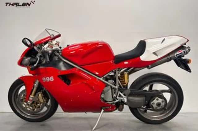 Ducati 996 S (2002) thumbnail 2