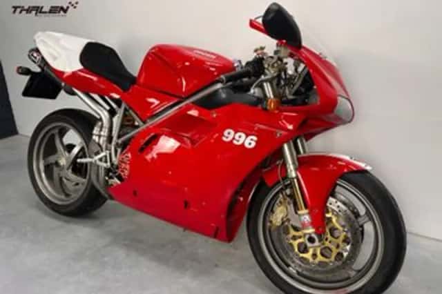 Ducati 996 S (2002) thumbnail 3