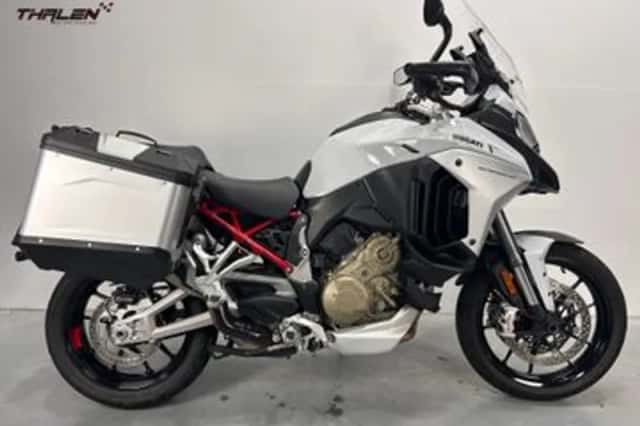 Ducati Multistrada V4S (2022) thumbnail 1