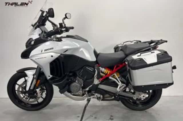 Ducati Multistrada V4S (2022) thumbnail 2