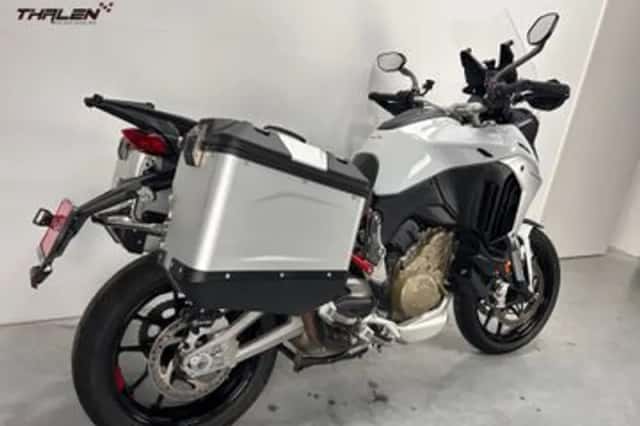 Ducati Multistrada V4S (2022) thumbnail 4