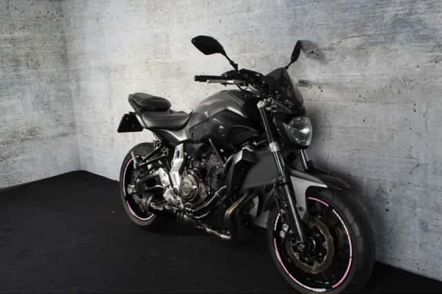 Yamaha MT-07 (2014) thumbnail 3