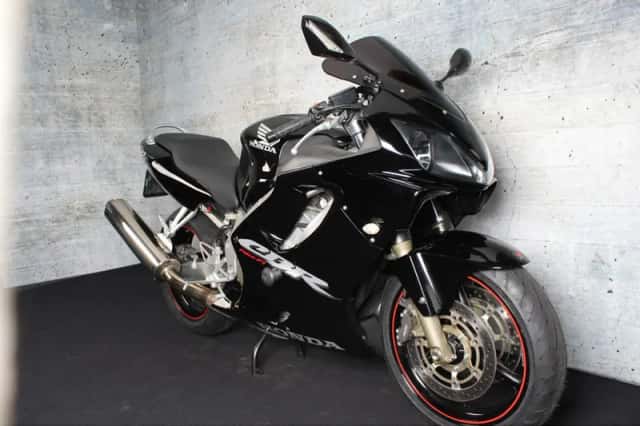 Honda CBR600F (2005) thumbnail 3