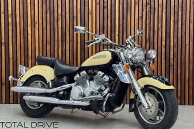 Yamaha XVZ 1300 Royal Star (1997) thumbnail 1