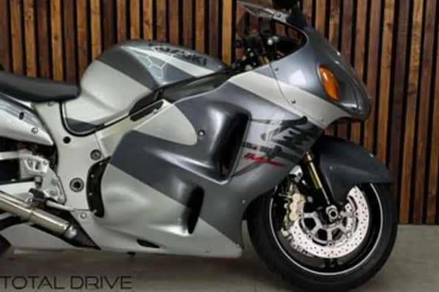 Suzuki HAYABUSA 1300 (2003) thumbnail 4