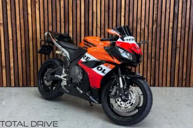 Honda CBR 600 RR (2007) thumbnail 1