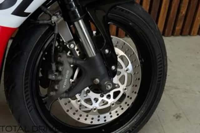 Honda CBR 600 RR (2007) thumbnail 3