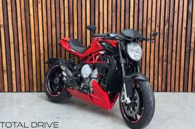 MV AGUSTA BRUTALE 800 (2015) thumbnail 1