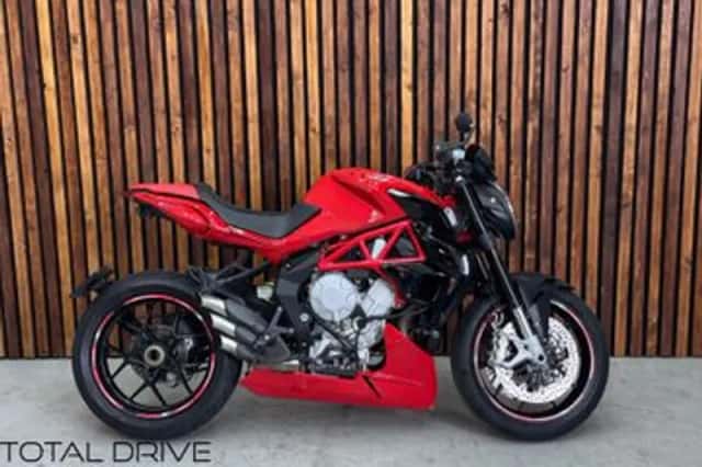 MV AGUSTA BRUTALE 800 (2015) thumbnail 2