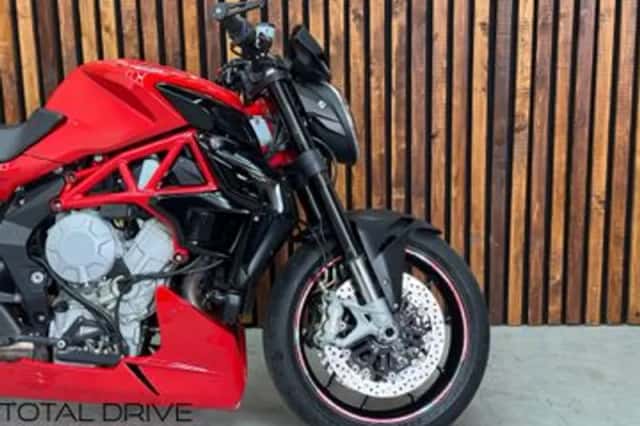 MV AGUSTA BRUTALE 800 (2015) thumbnail 4
