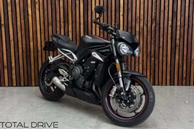 TRIUMPH STREET TRIPLE 765 RS (2019) thumbnail 1