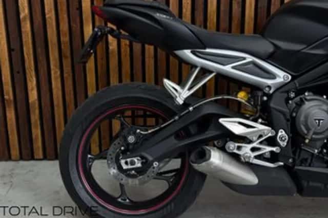 TRIUMPH STREET TRIPLE 765 RS (2019) thumbnail 2