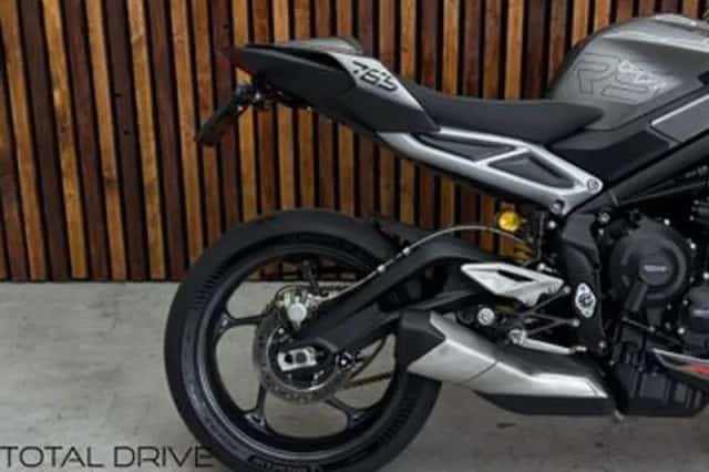 TRIUMPH STREET TRIPLE 765 RS (2023) thumbnail 2