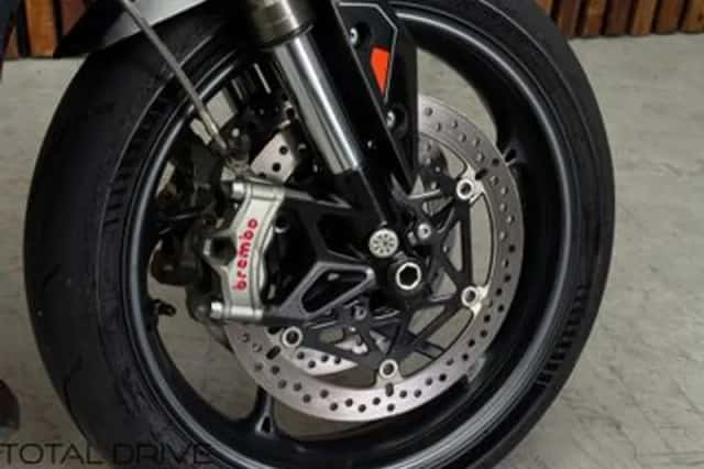 TRIUMPH STREET TRIPLE 765 RS (2023) thumbnail 5