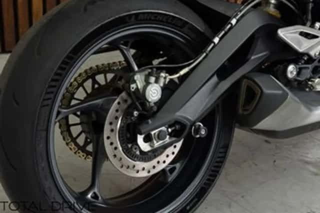 TRIUMPH STREET TRIPLE 765 RS (2023) thumbnail 6