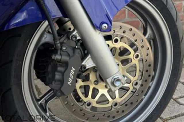 Honda VFR 800 (2005) thumbnail 6