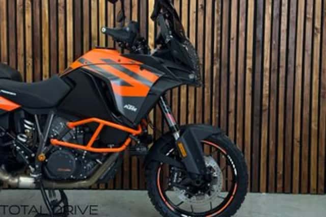 KTM 1290 SUPER ADVENTURE S (2019) thumbnail 3