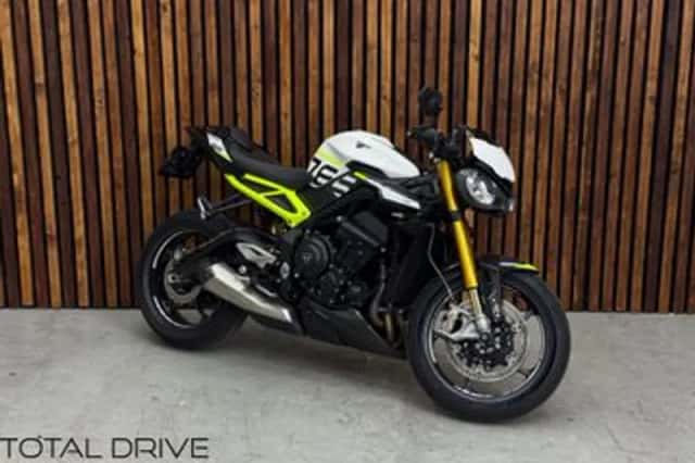 TRIUMPH STREET TRIPLE 765 MOTO2 (2023) thumbnail 1