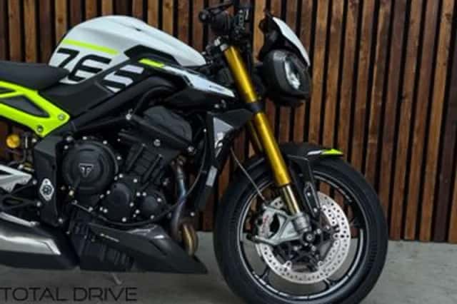 TRIUMPH STREET TRIPLE 765 MOTO2 (2023) thumbnail 3