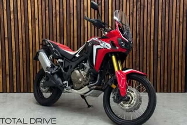 Honda CRF 1000 L Africa Twin (2017) thumbnail 1