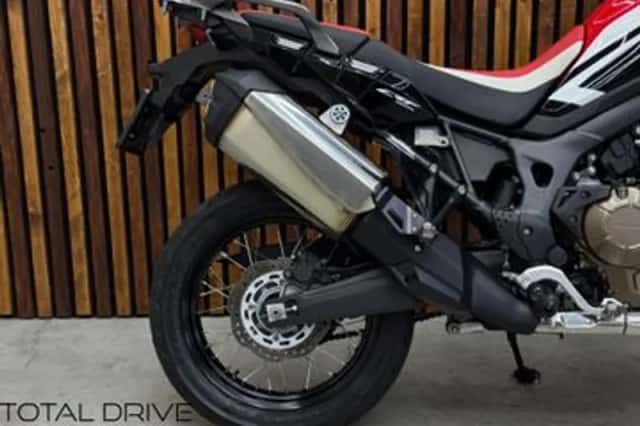 Honda CRF 1000 L Africa Twin (2017) thumbnail 2