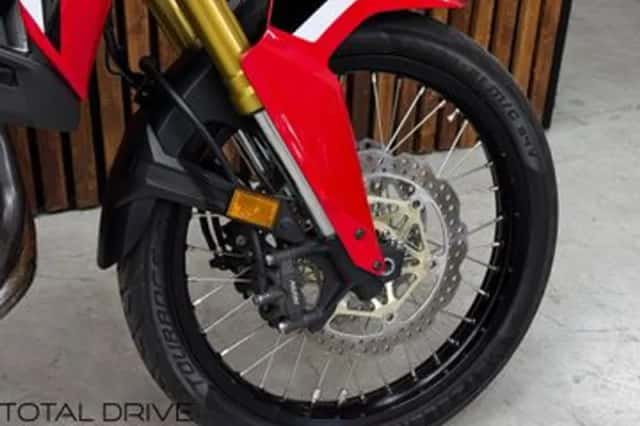 Honda CRF 1000 L Africa Twin (2017) thumbnail 4
