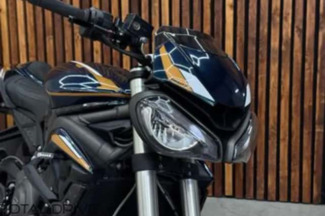 Triumph Street Triple S (2021) thumbnail 2