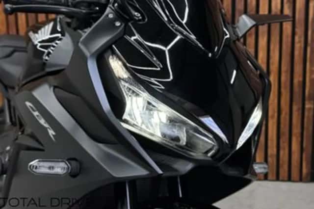 Honda CBR650R (2023) thumbnail 2