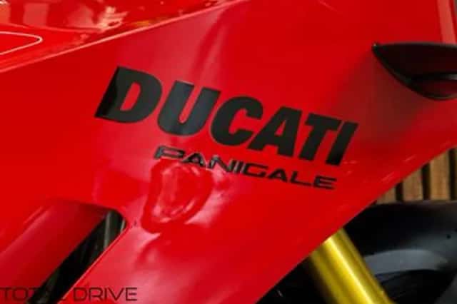 Ducati Panigale V4S (2022) thumbnail 6
