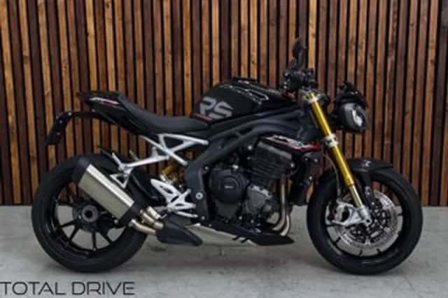 Triumph Speed Triple RS (2021) thumbnail 3
