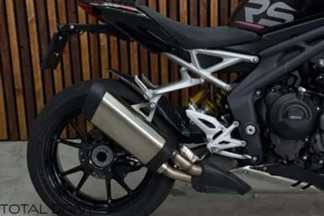 Triumph Speed Triple RS (2021) thumbnail 4