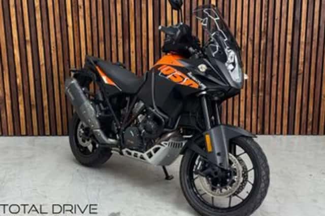KTM 1050 Adventure (2015) thumbnail 1