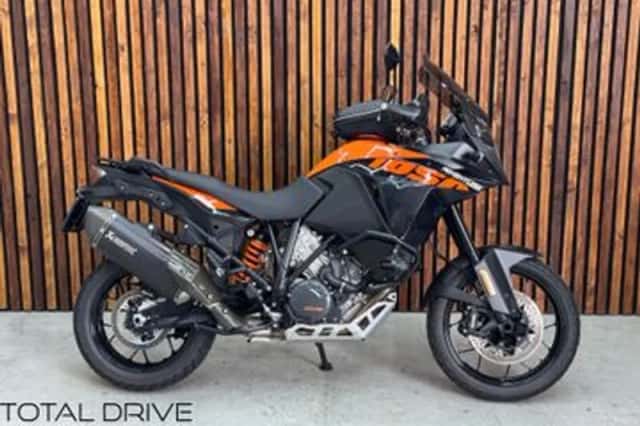KTM 1050 Adventure (2015) thumbnail 2