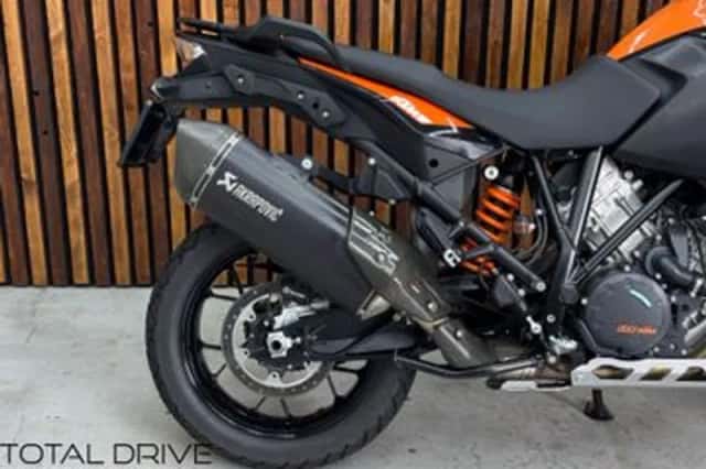 KTM 1050 Adventure (2015) thumbnail 3