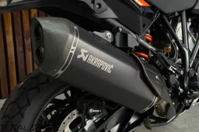 KTM 1050 Adventure (2015) thumbnail 6