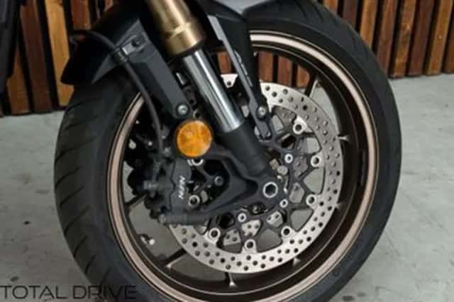 Honda CB650R (2024) thumbnail 5