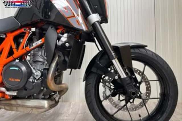 KTM 690 DUKE ABS (2014) thumbnail 2