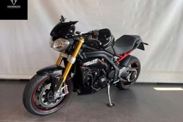 Triumph SPEED TRIPLE 1050 (2014) thumbnail 3