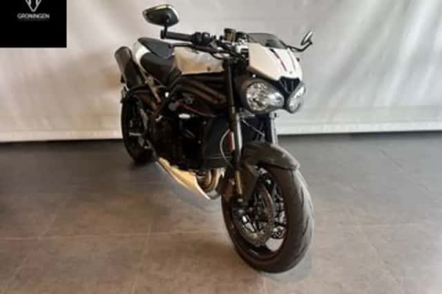 Triumph Speed Triple 1050 RS (2019) thumbnail 2