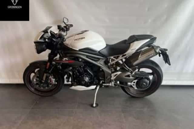 Triumph Speed Triple 1050 RS (2019) thumbnail 4