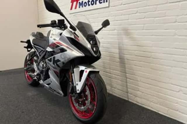 Suzuki GSX-8R (2026) thumbnail 3