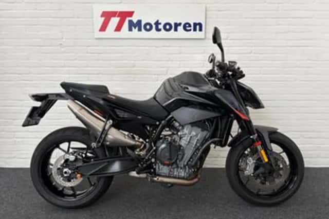 KTM 890 Duke (2022) thumbnail 1