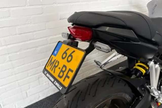 Honda CB650R (2022) thumbnail 2