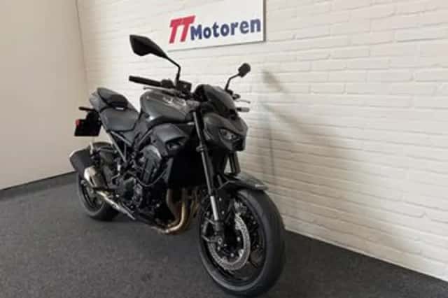 Kawasaki Z900 35 (2026) thumbnail 3
