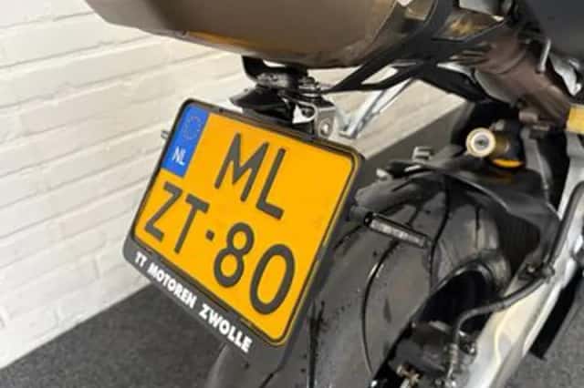 Honda CBR 1000 RR Fireblade (2004) thumbnail 5